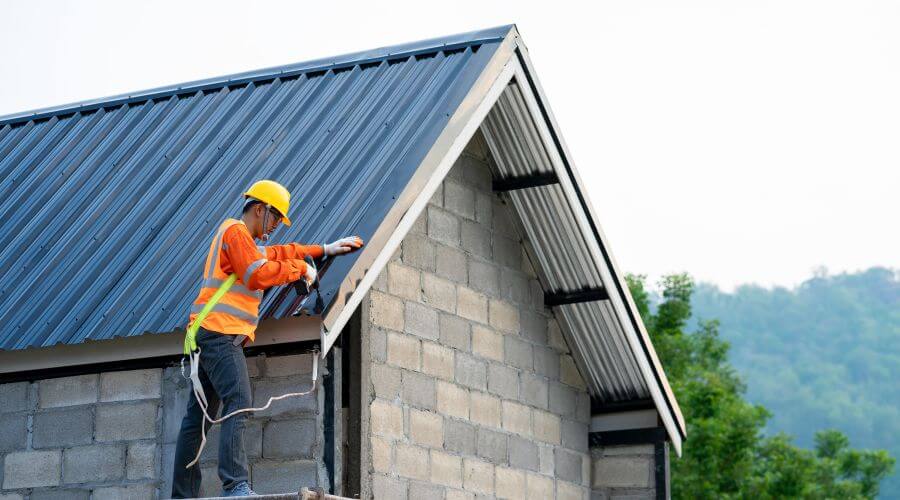Professional residential roofers in Bath, MI